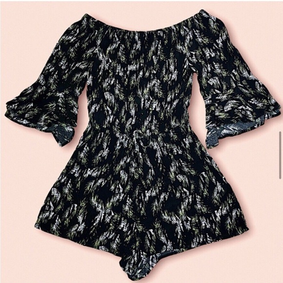 EXPRESS Off The Shoulder Black Green Leaf Tropical Romper. Small. - Picture 6 of 7